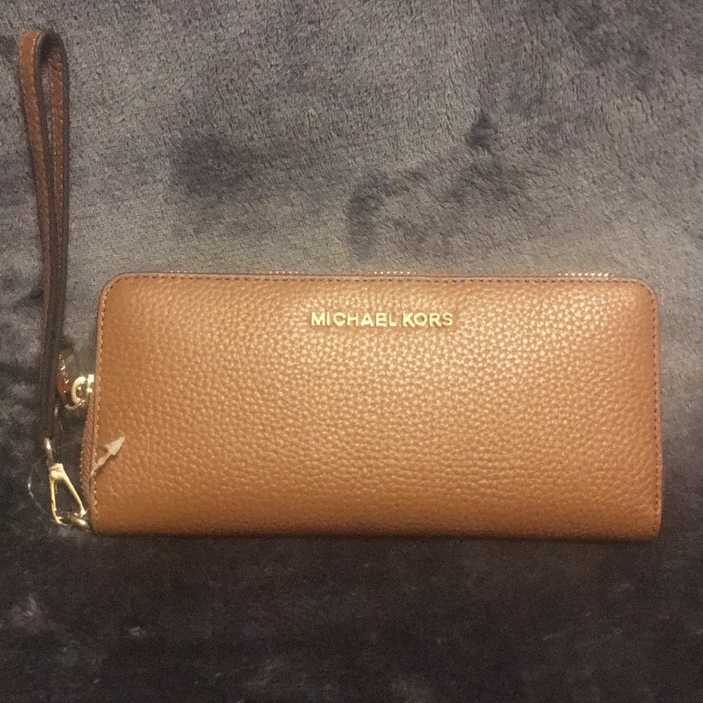 Michael Kors Wristlet/Wallet *NWT*